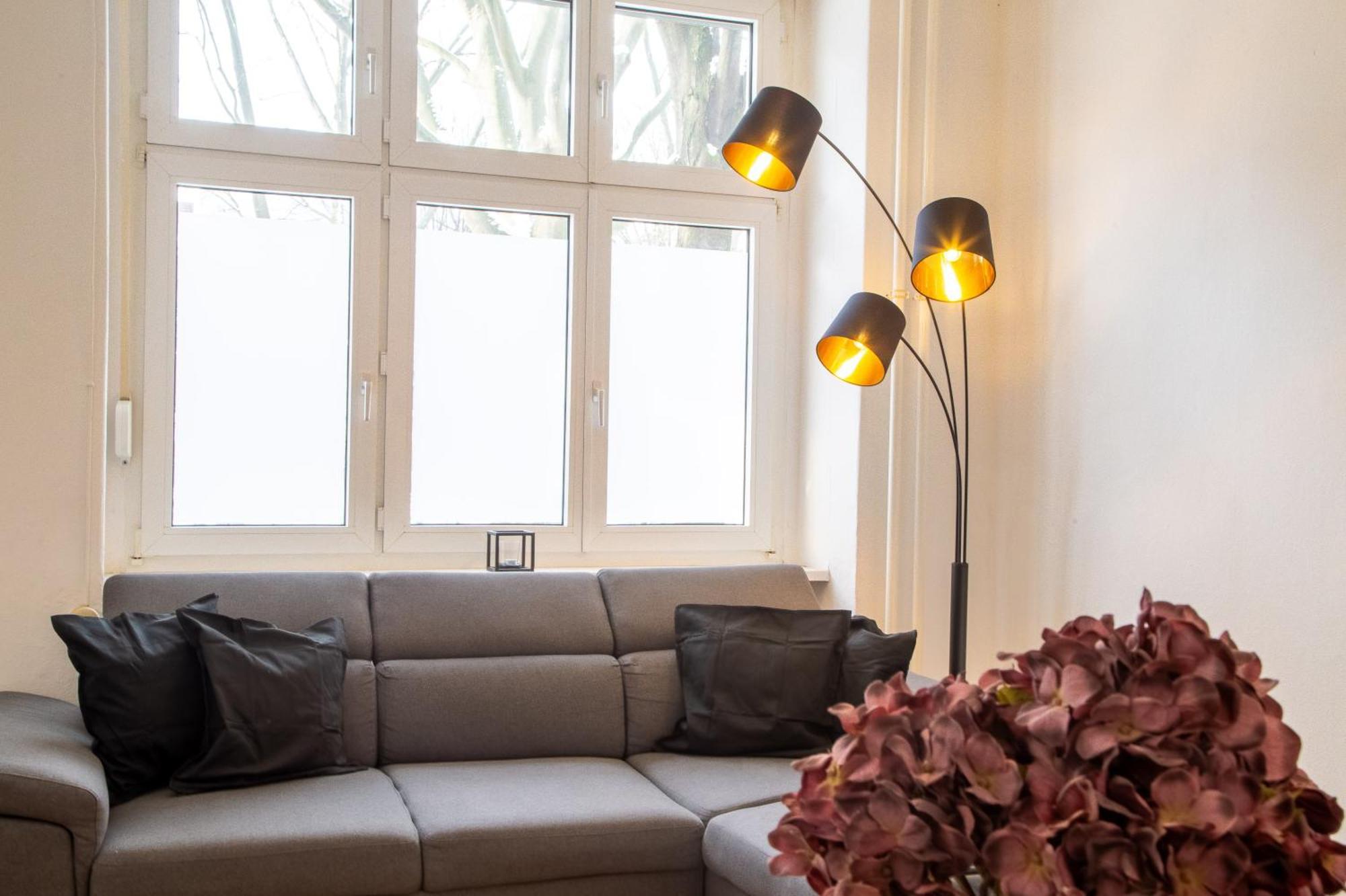 Ferienwohnung Massagesessel, King-Sized Bed, Billardtisch, 2 Couches Berlin Exterior foto