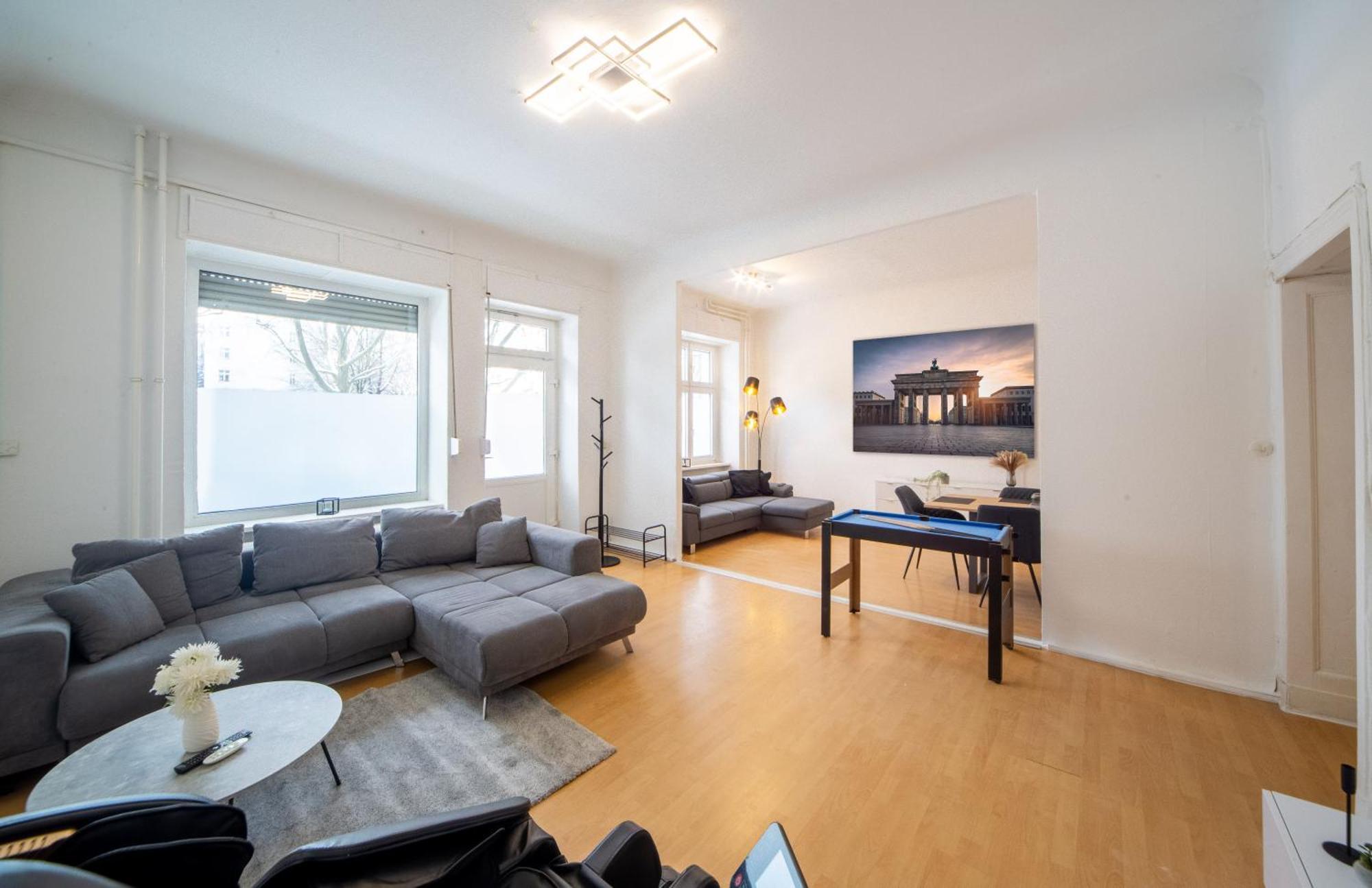 Ferienwohnung Massagesessel, King-Sized Bed, Billardtisch, 2 Couches Berlin Exterior foto