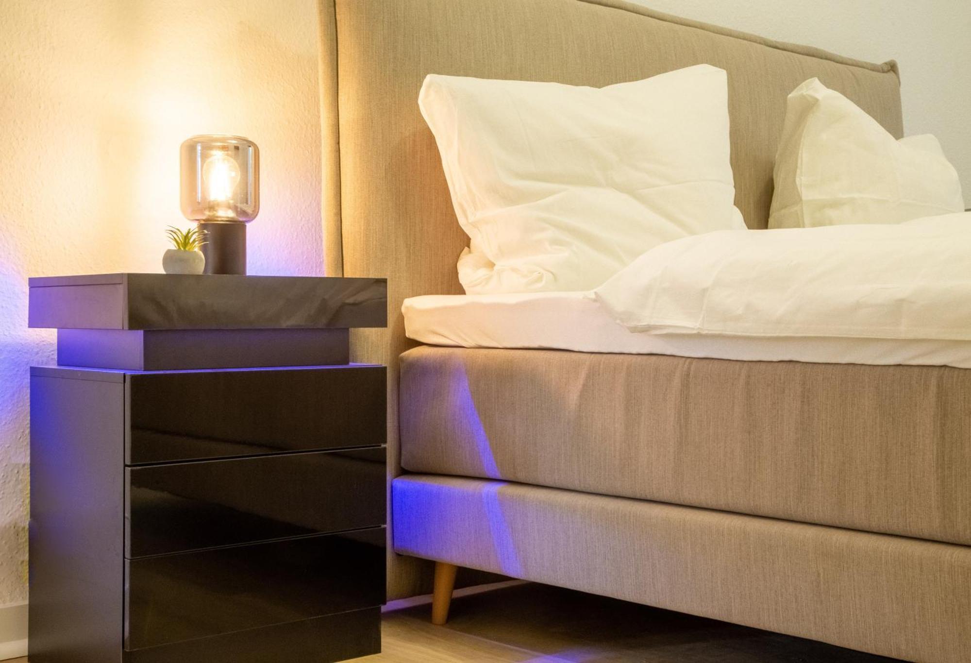Ferienwohnung Massagesessel, King-Sized Bed, Billardtisch, 2 Couches Berlin Exterior foto