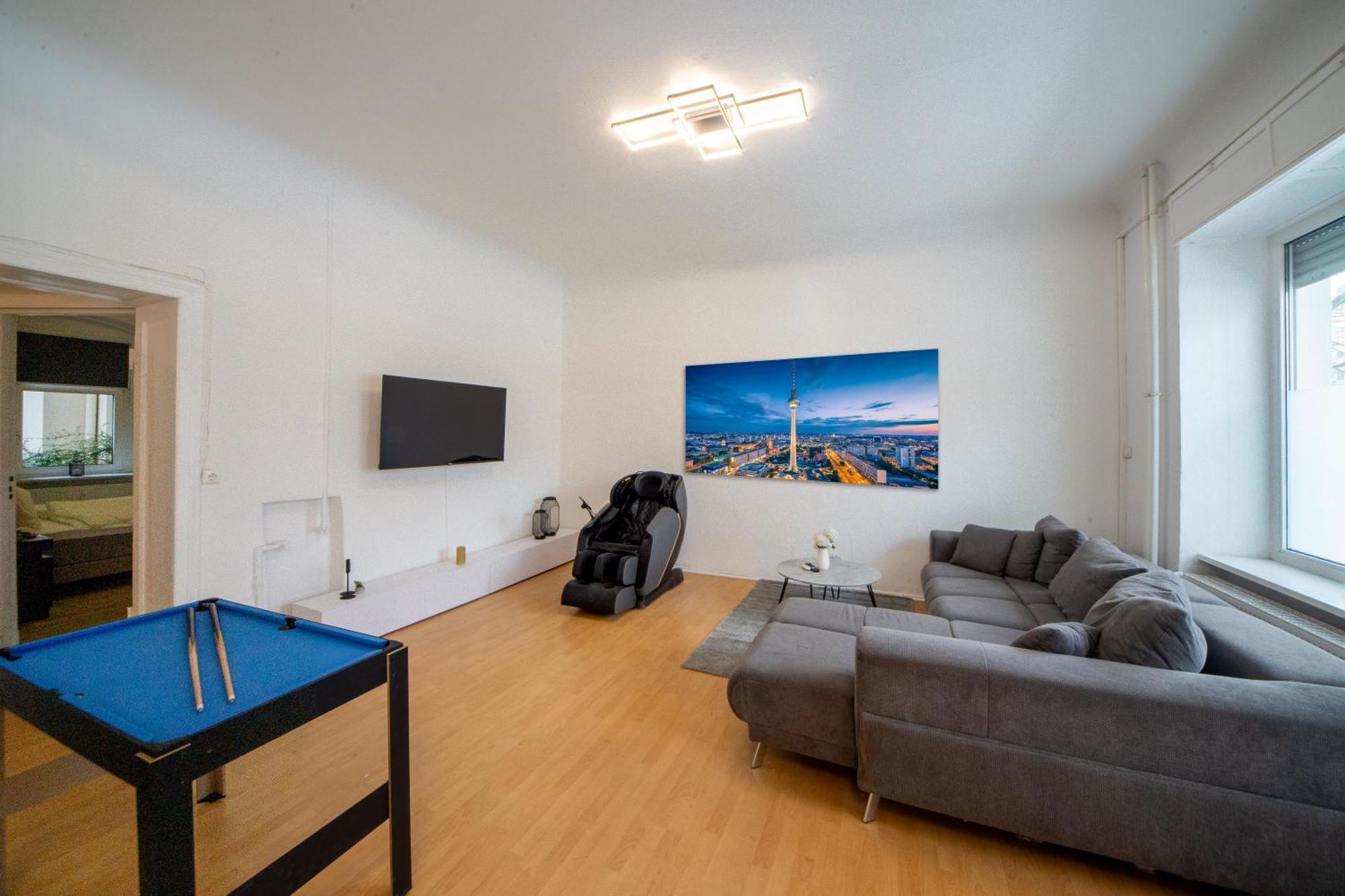 Ferienwohnung Massagesessel, King-Sized Bed, Billardtisch, 2 Couches Berlin Exterior foto